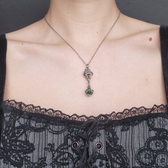 Classic & elegant green aventurine pearl and silver chainmaille necklace - Picture 8 of 8